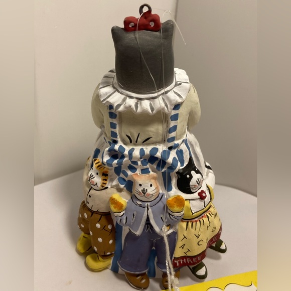 Vintage cat Ornament Dept 56 Christmas Storybook Village Three Little Kittens - Picture 2 of 16